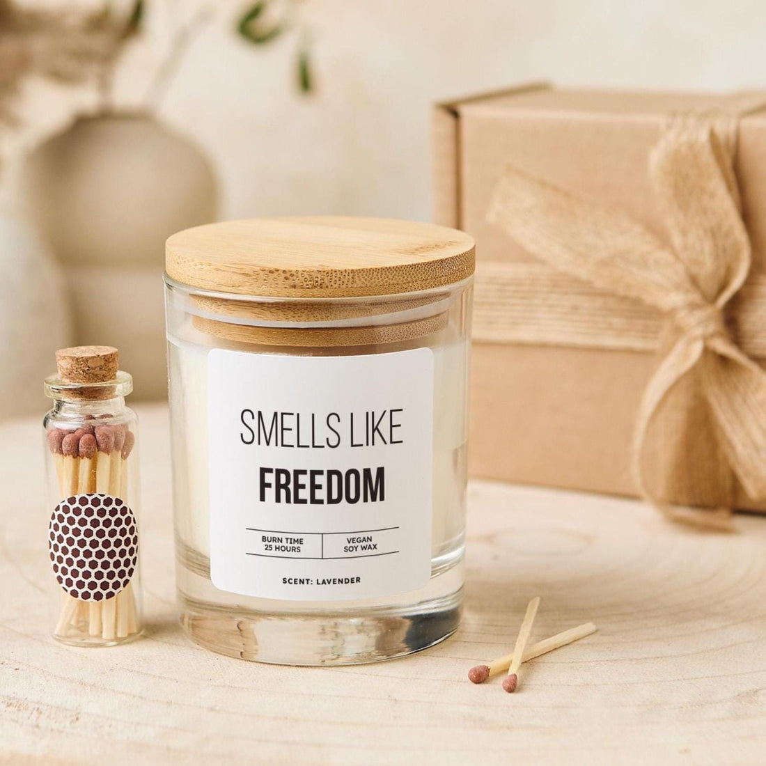 Funny “Smells Like Freedom” Candle Gift – Humorous Divorce Retirement or Graduation Present for Friend Sister Mum or Colleague