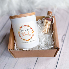 Full Of Thanks Thanksgiving Autumn Scented Candle Gift Pumpkin Spice Cosy Fall Gift for Friends Mum Dad Grandma Thanksgiving Home Decor