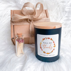 Full Of Thanks Thanksgiving Autumn Scented Candle Gift Pumpkin Spice Cosy Fall Gift for Friends Mum Dad Grandma Thanksgiving Home Decor