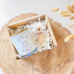 Minimal Wedding Candle Gift Engagement Anniversary Keepsake Couple Present Elegant Personalised Candle for Newlyweds Mr & Mrs Housewarming