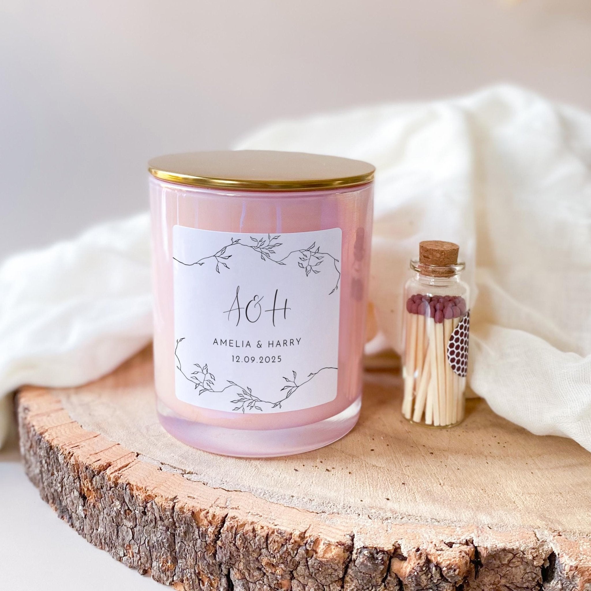 Minimal Wedding Candle Gift Engagement Anniversary Keepsake Couple Present Elegant Personalised Candle for Newlyweds Mr & Mrs Housewarming