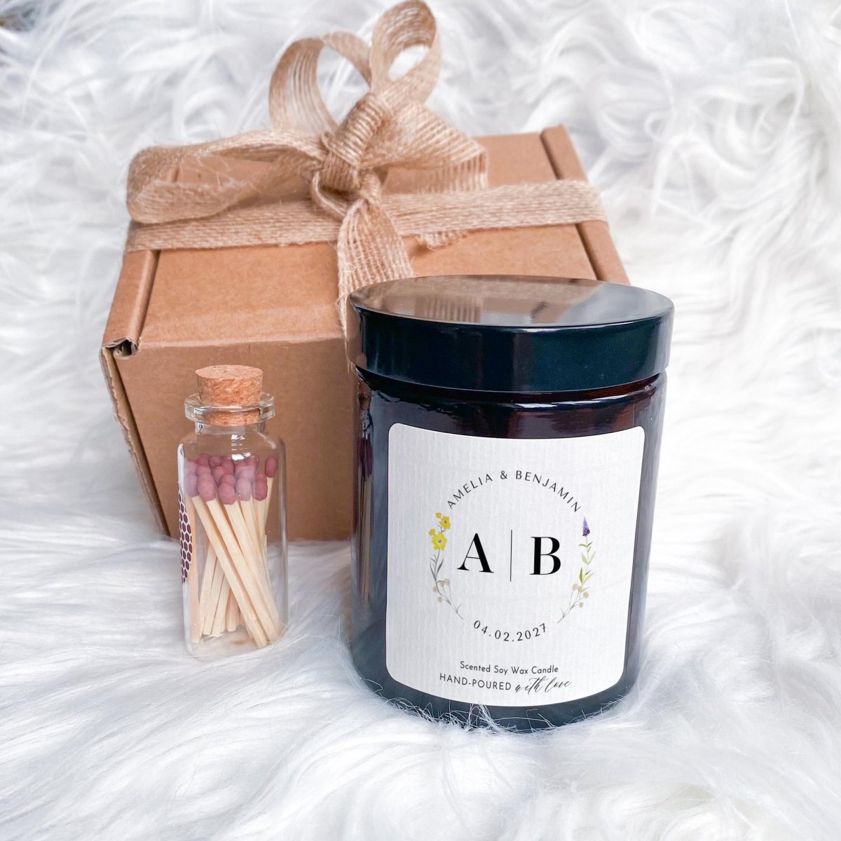 Personalised Couple Candle Gift – Custom Names Wedding and Engagement Keepsake