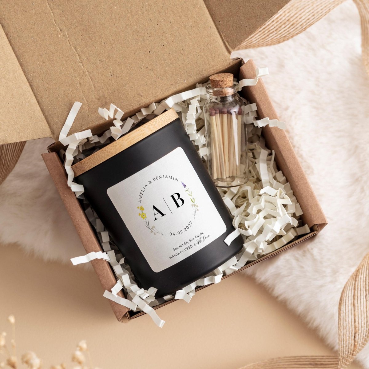 Personalised Couple Candle Gift – Custom Names Wedding and Engagement Keepsake