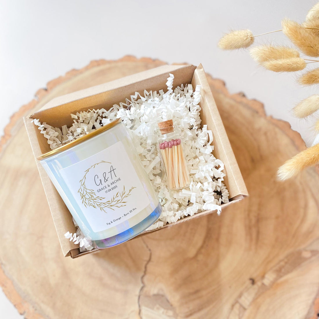 Personalised Engagement Gift Candle Couple Initials Keepsake Wedding Gift for Engaged Friends, Fiance, Fiancee Custom Date Candle
