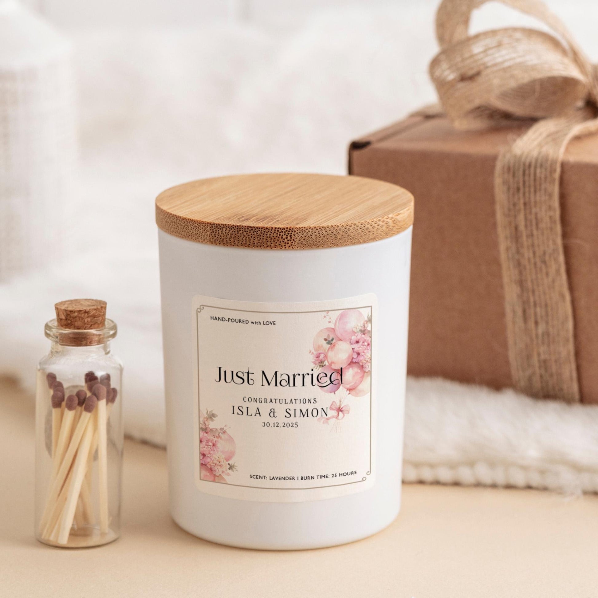 Personalised Just Married Candle Gift Set Custom Wedding Keepsake with Couple’s Names and Date Vegan Soy Wax Gift for Bride and Groom