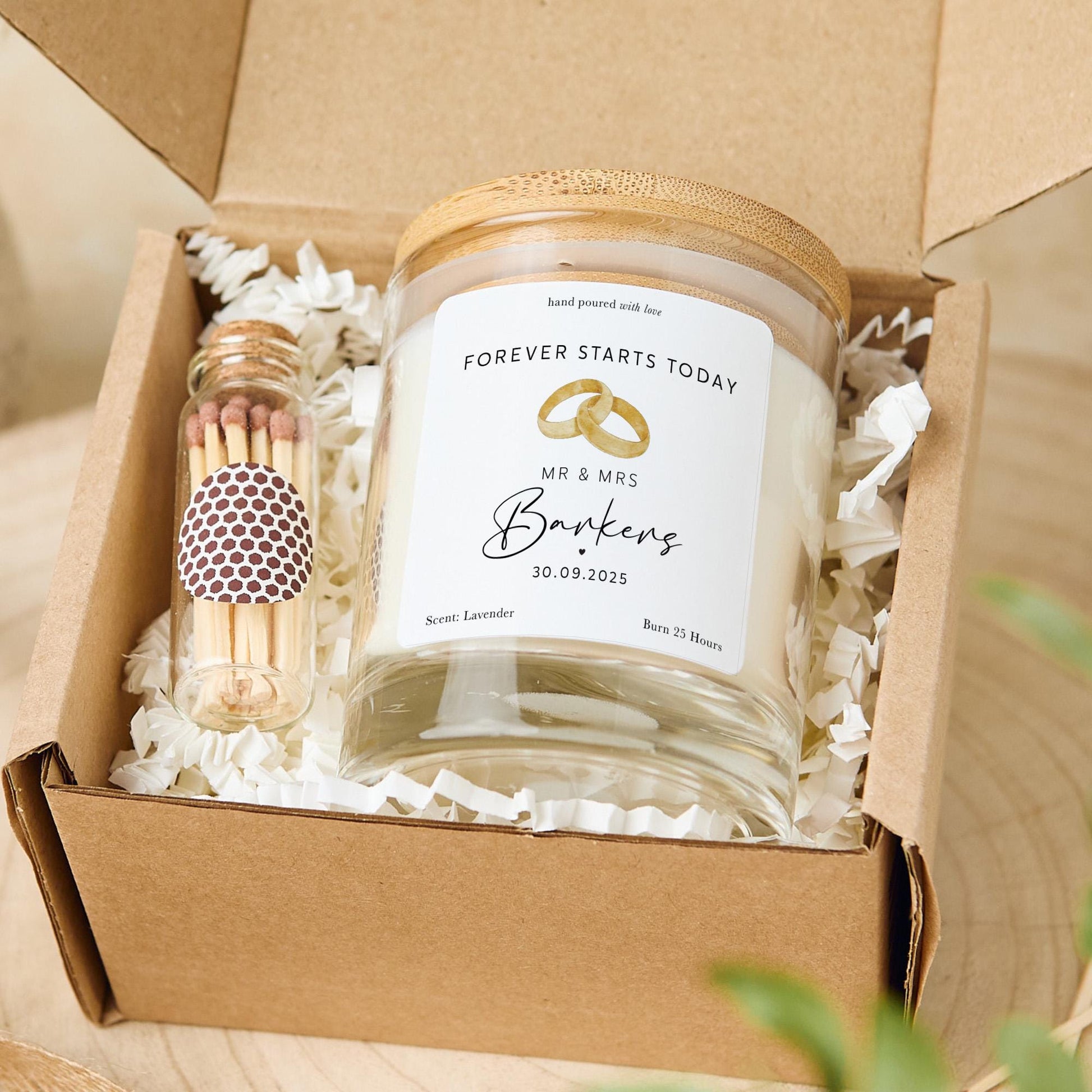 Personalised Wedding Candle Gift Mr & Mrs Engagement Keepsake with Last Names and Date Romantic Present for Newlyweds or Couples